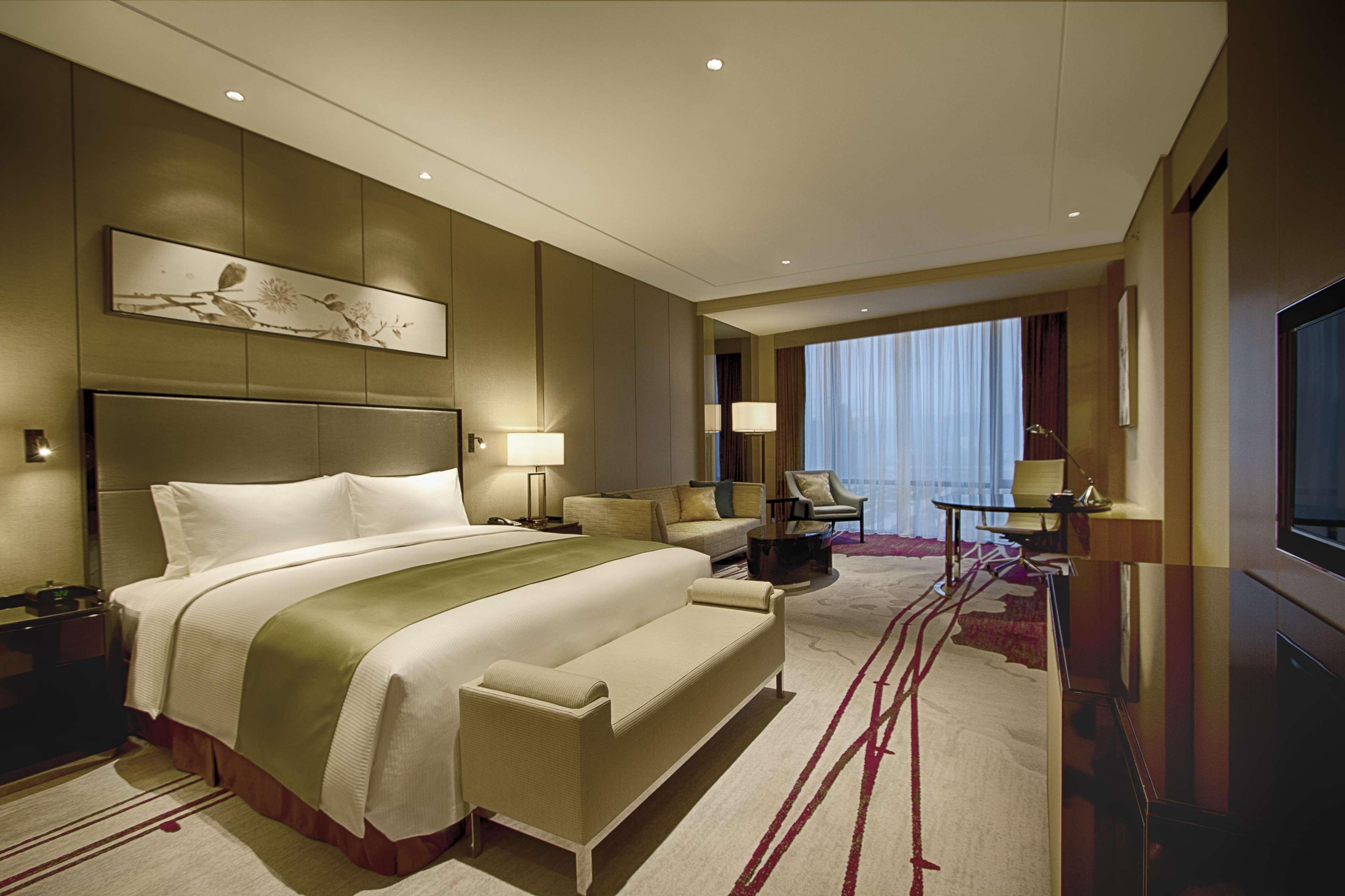Отель Doubletree By Hilton Heyuan Экстерьер фото